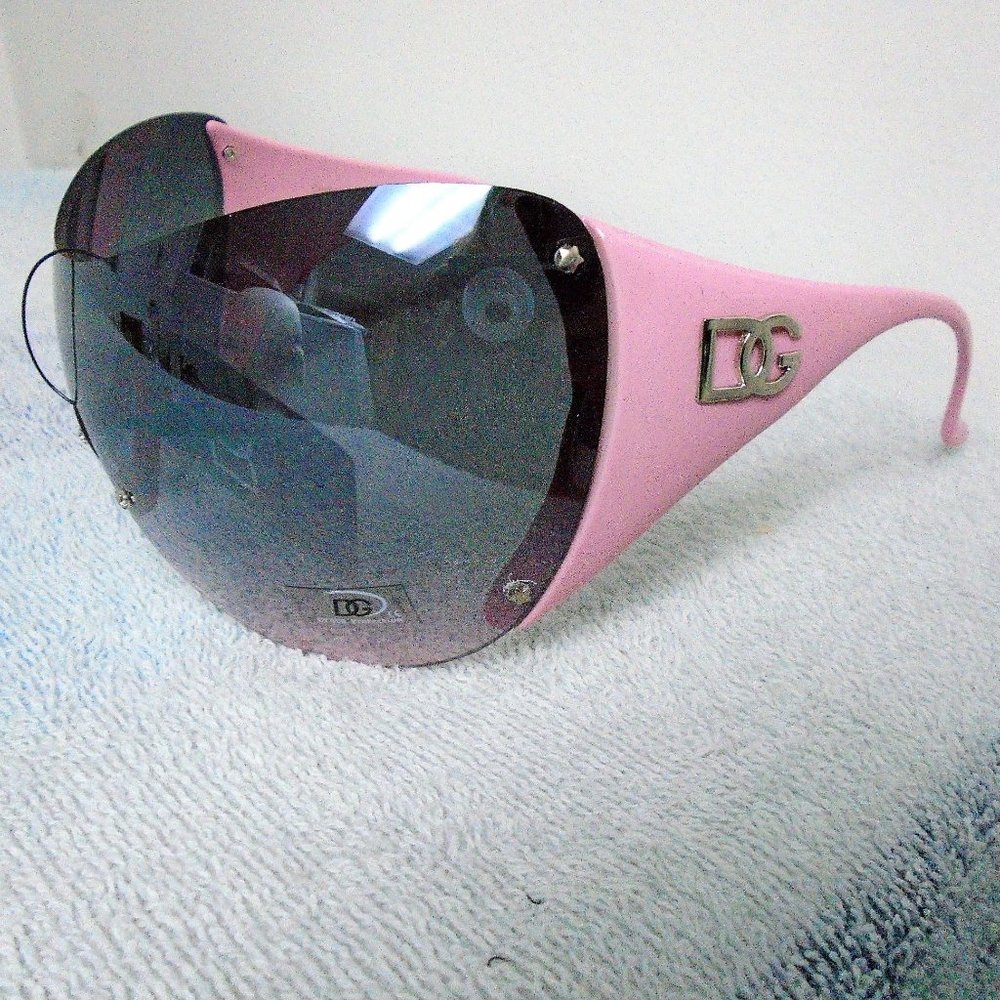 NEW DG OVERSIZED CELEBRITY SHIELD WRAP LIGHT PINK PLASTIC SUNGLASSES DG0703